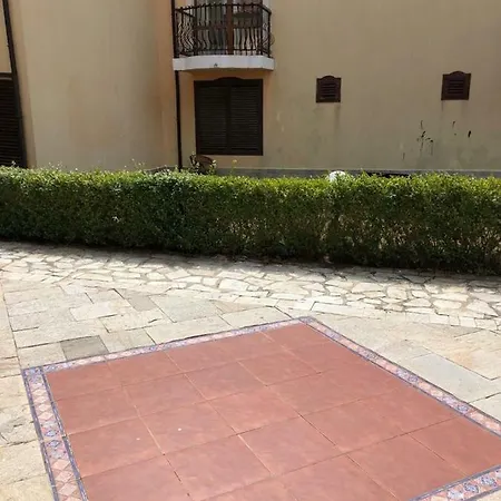 Nyaraló Romana Elenite