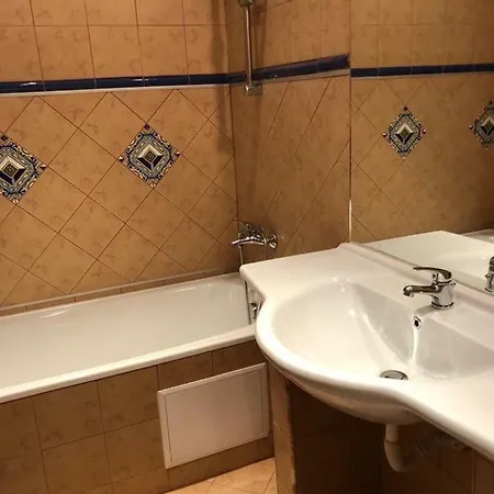 Romana * אלניטה